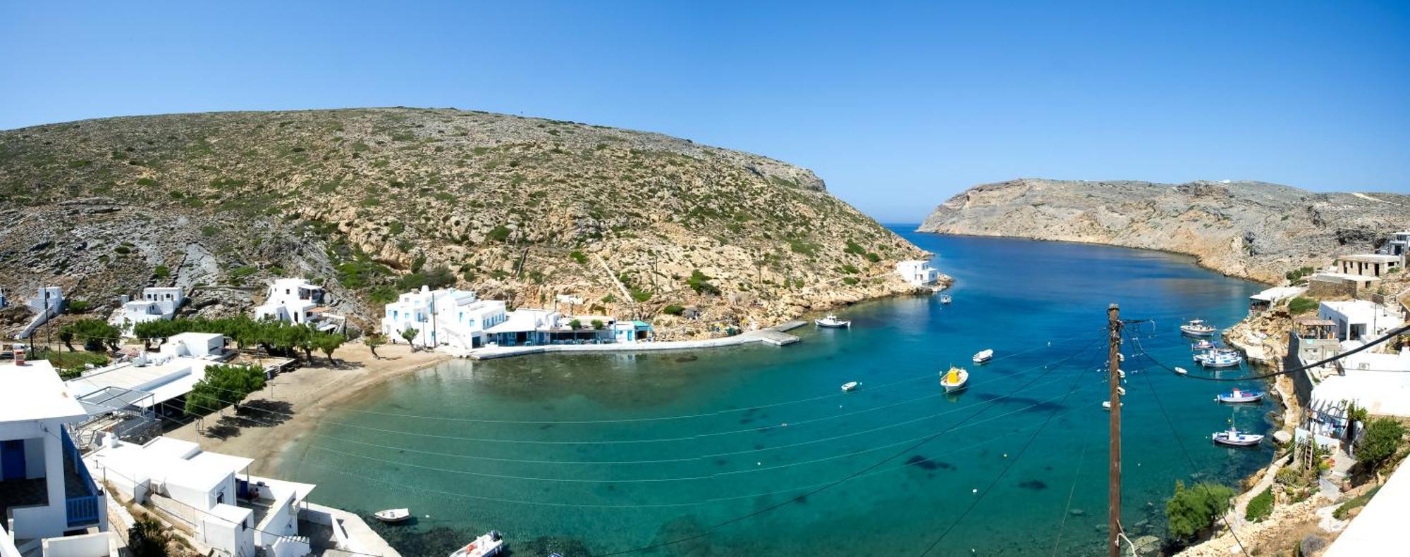 Droufakos' - Beachfront Lux 2bd Apt. W. Views