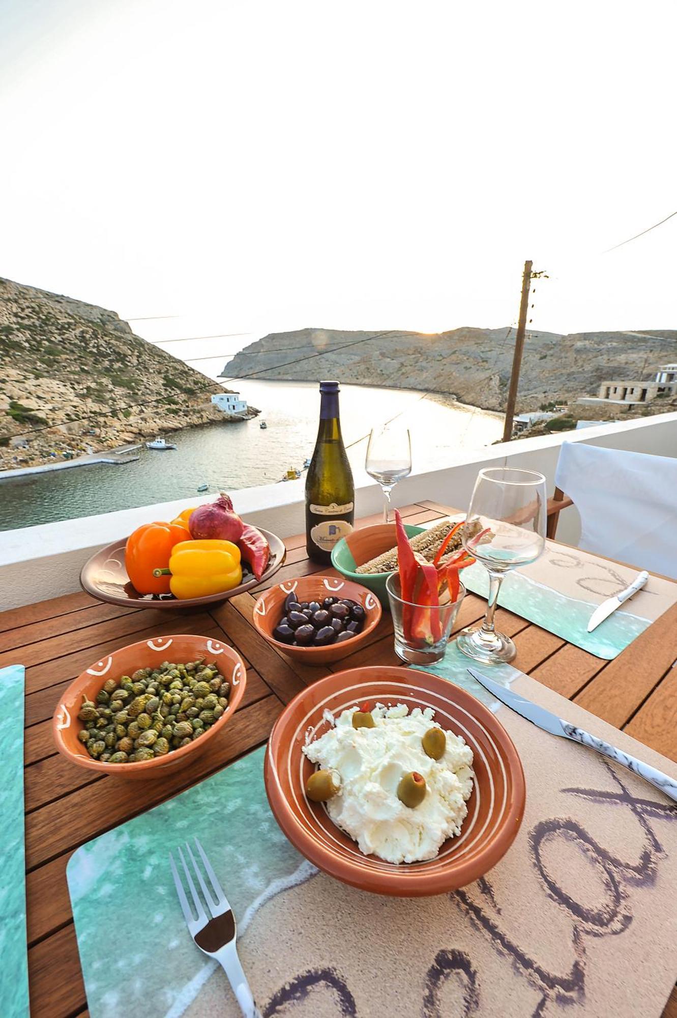 Droufakos' - Beachfront Lux 2bd Apt. W. Views דירה *